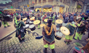 Animation musicale en déambulation dans les rues